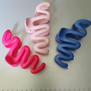 3 HAIR CLAW BUNDLE
